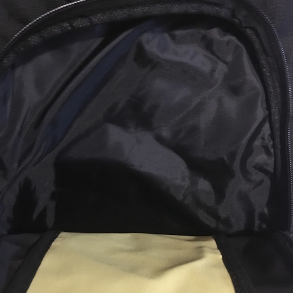 NWT Green and Black Tech Gear Backpack - Picture 4 of 7